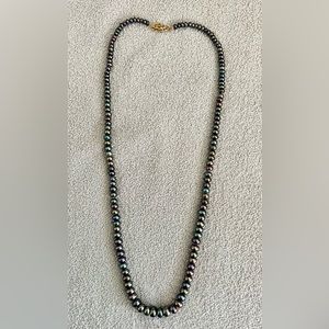 Costume jewelry, beaded necklace